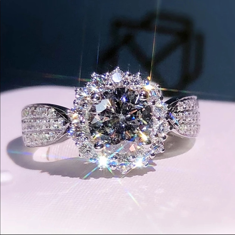 New 935 Silver Dainty around Flower Diamond Ring - Picture 1 of 6